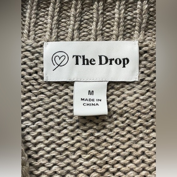 2 Piece Neutral Cream Beige Oatmeal Colored Swearer Tank & Shorts Set- Size M - Picture 7 of 7